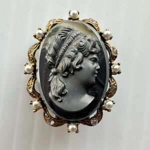 Vintage Cameo Brooch Pin Black Gold Pearl